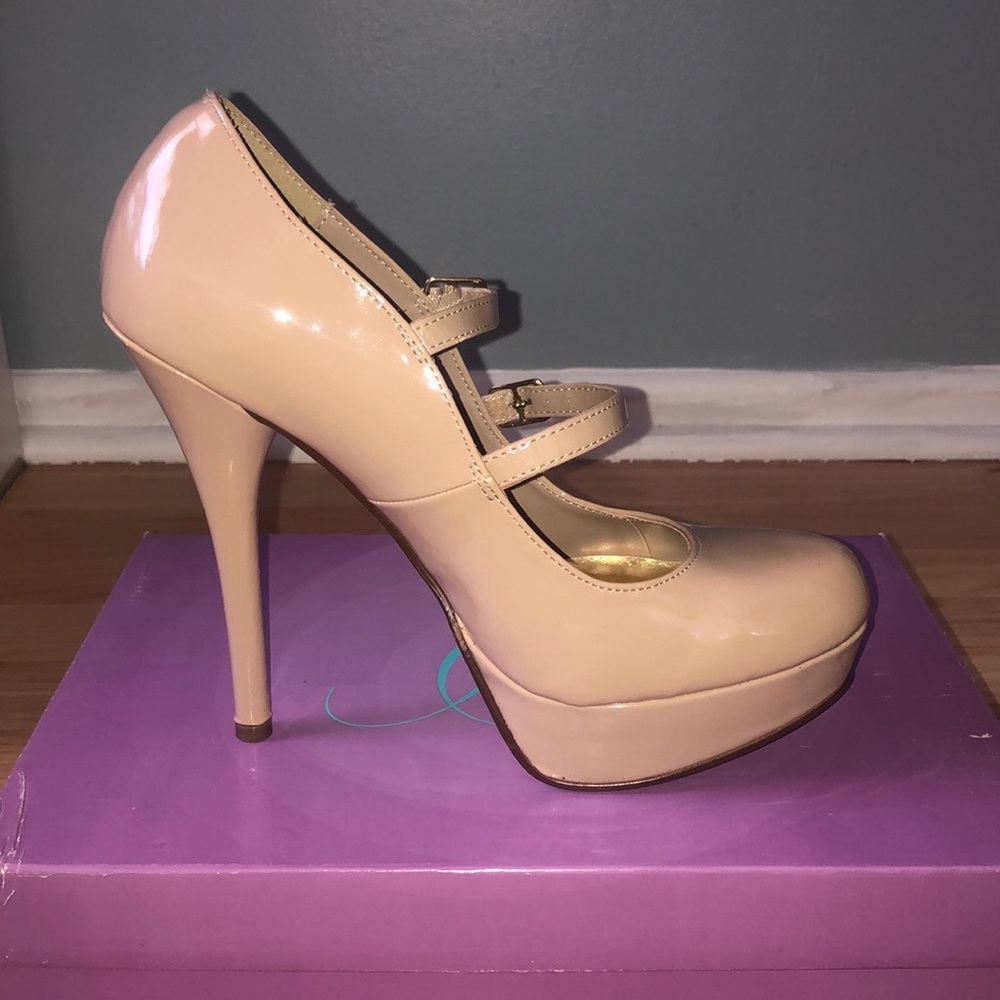 Nude shoes